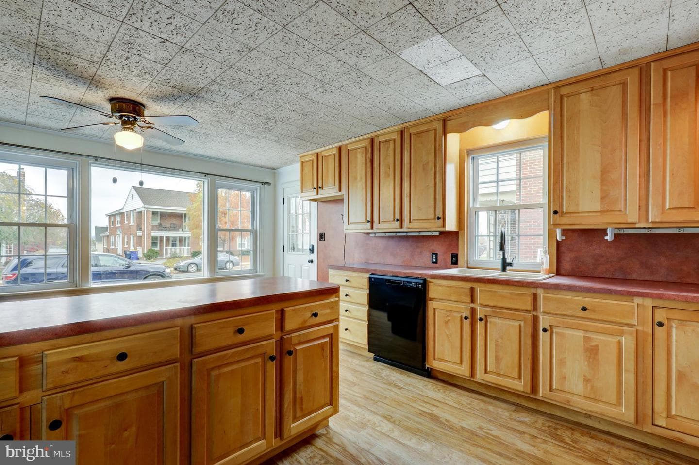 148 E Broad Street photo 12