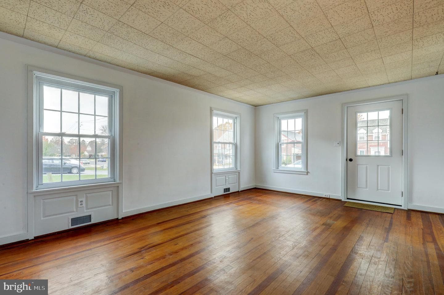 148 E Broad Street photo 5