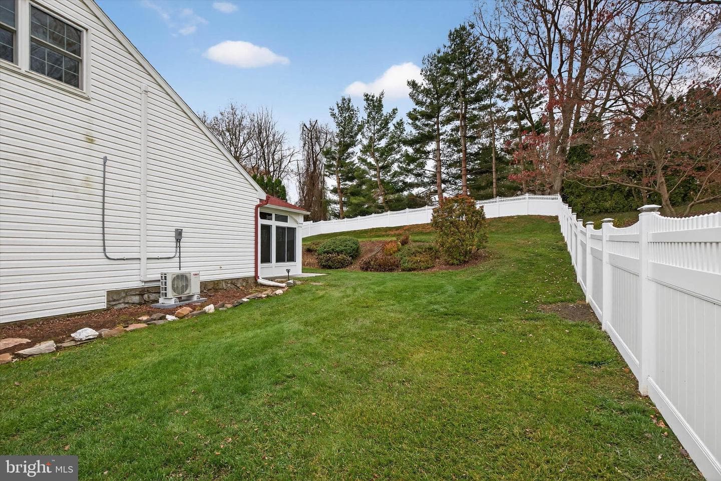 1707 Crossfield Drive photo 48