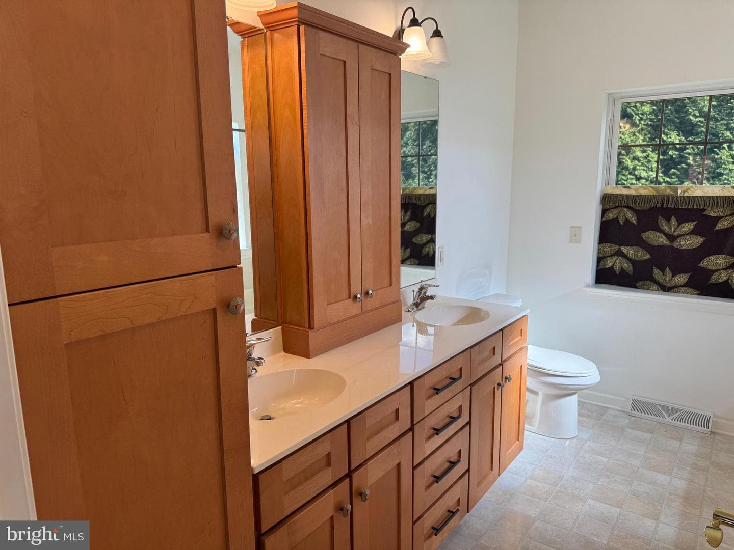 126 Broadstone Street photo 21
