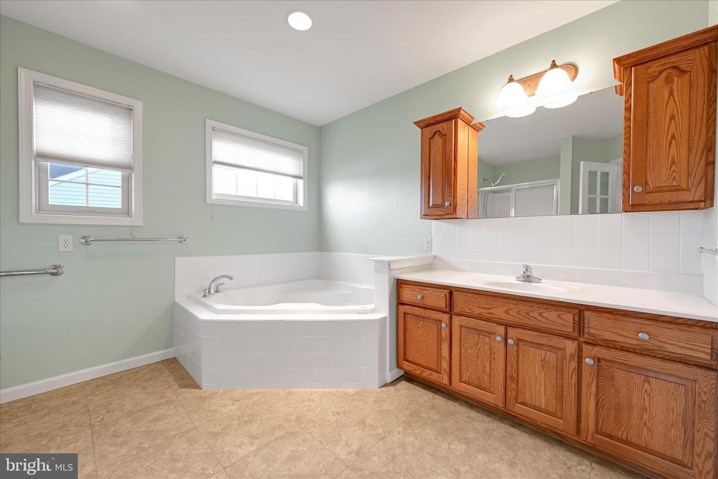 988 Cambridge Drive photo 19