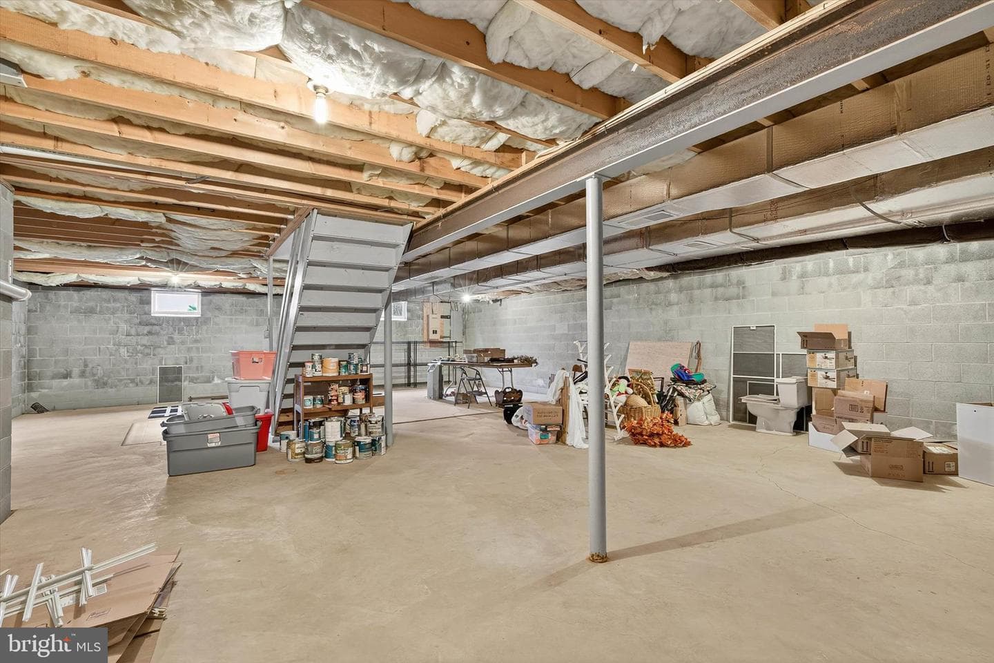 213 E 6th Street photo 36