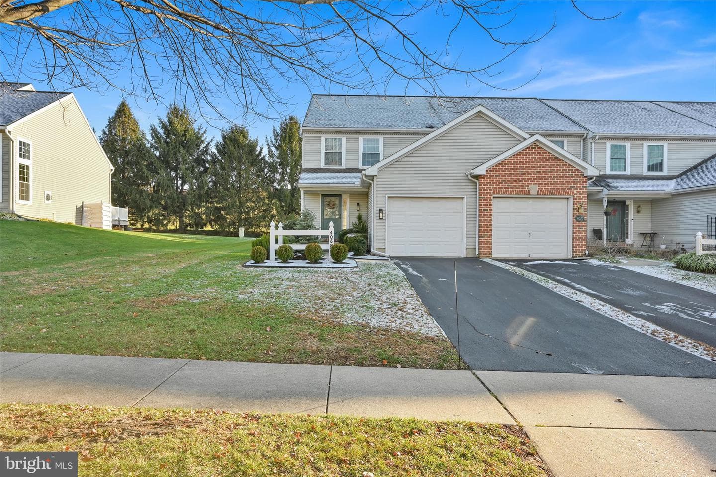4068 Laurel Lane photo 2