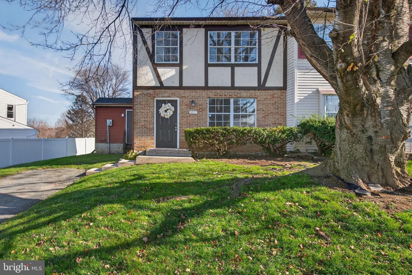 1077 Monticello Lane photo 1