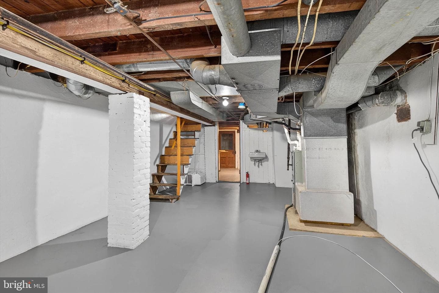 226 E Lemon Street photo 32