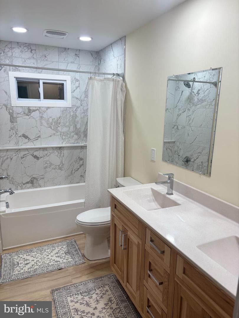 60 Waverly Avenue photo 8