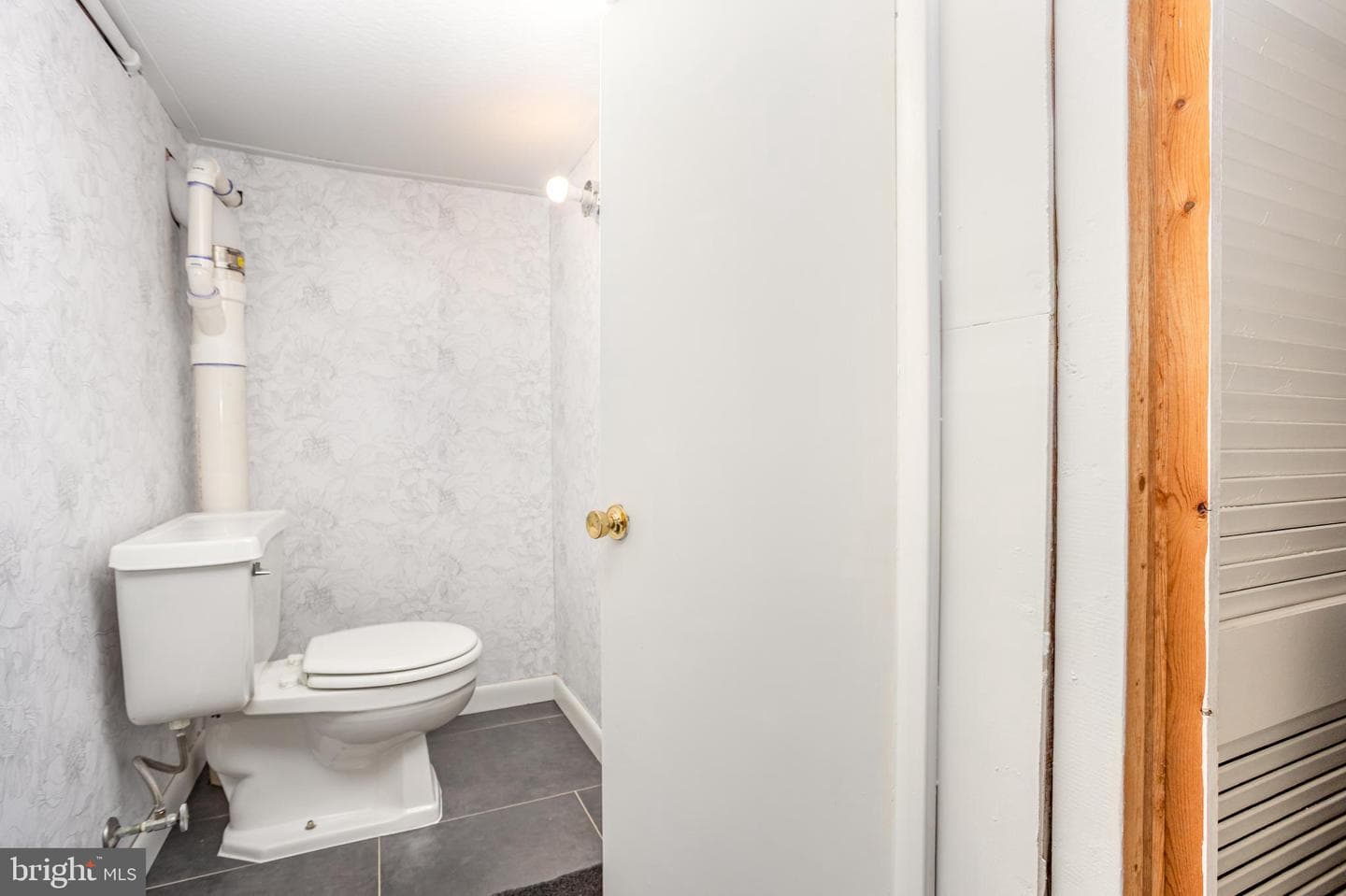 862 Pleasure Road photo 28