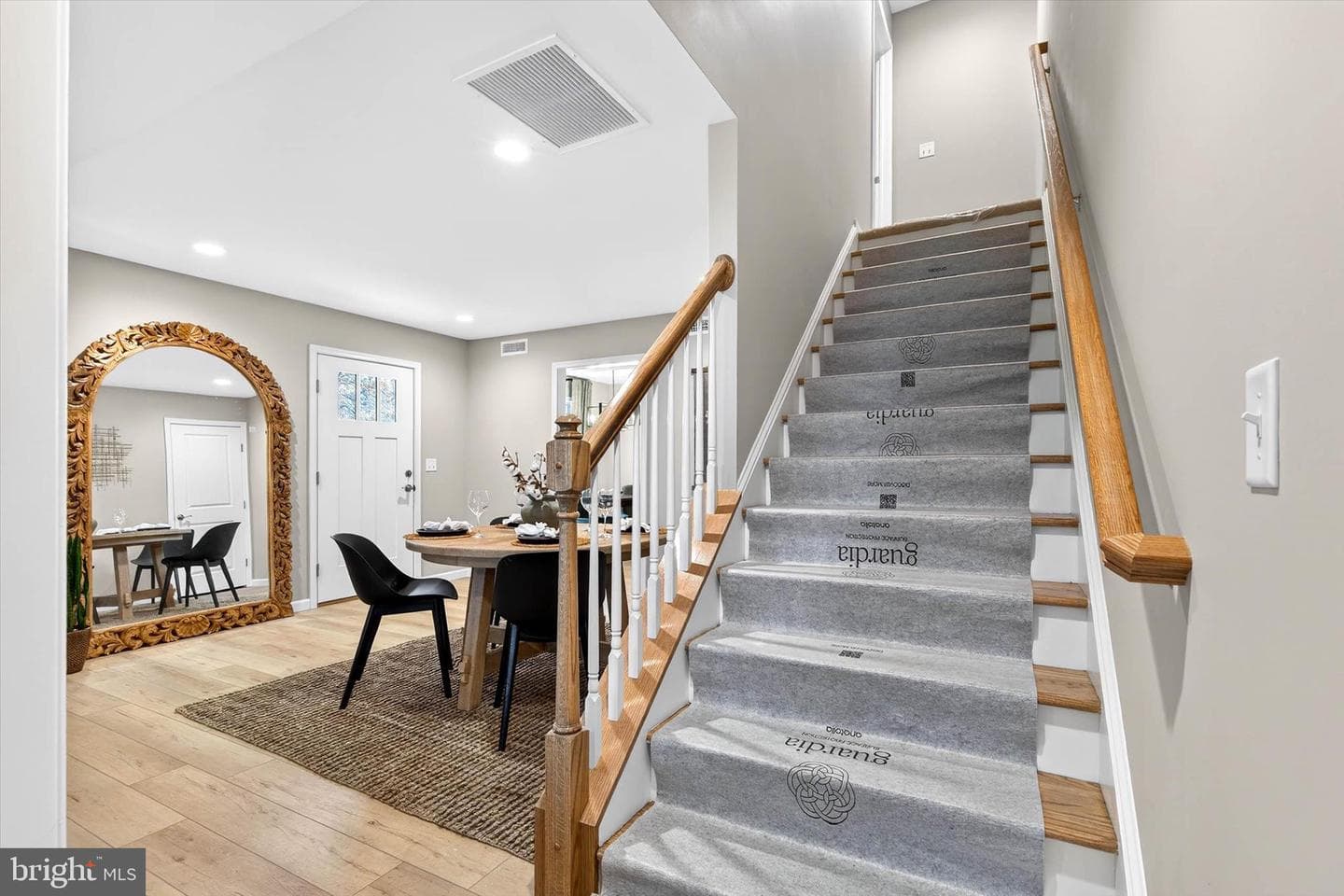 123 Hillard Field photo 23