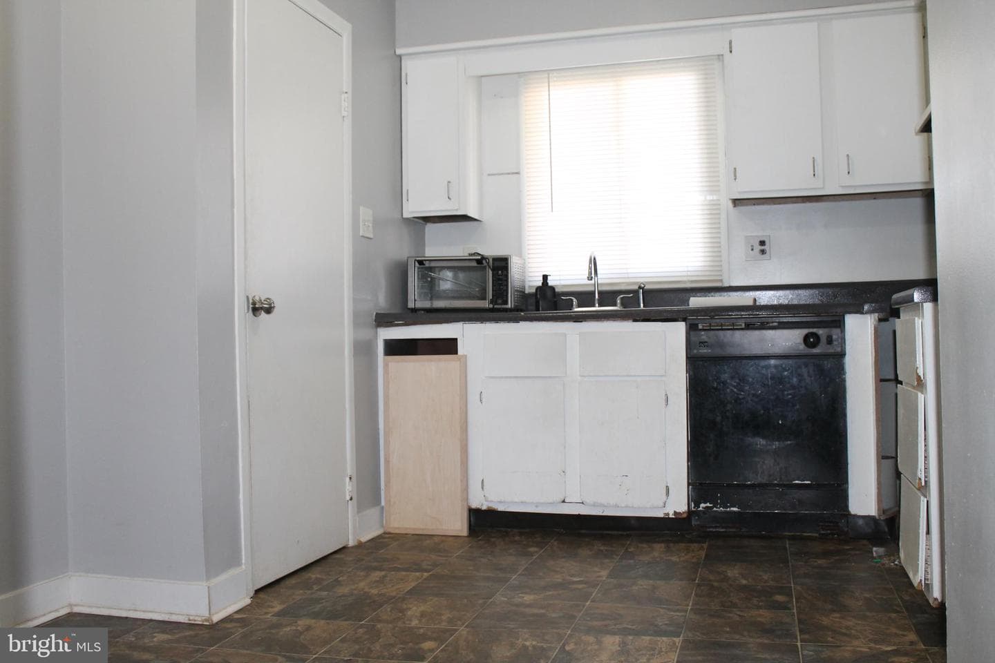 347 Greenland Drive photo 2