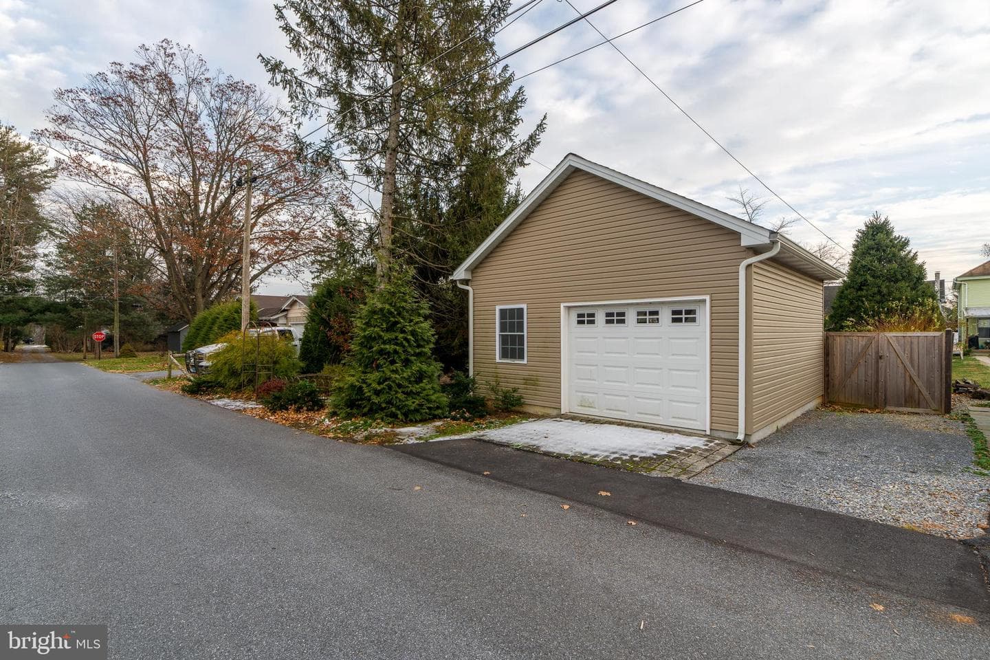 141 E Lincoln Avenue photo 38