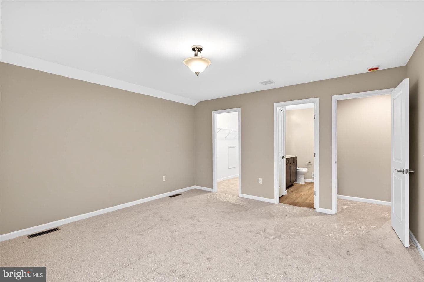 122 Hillard Field photo 38