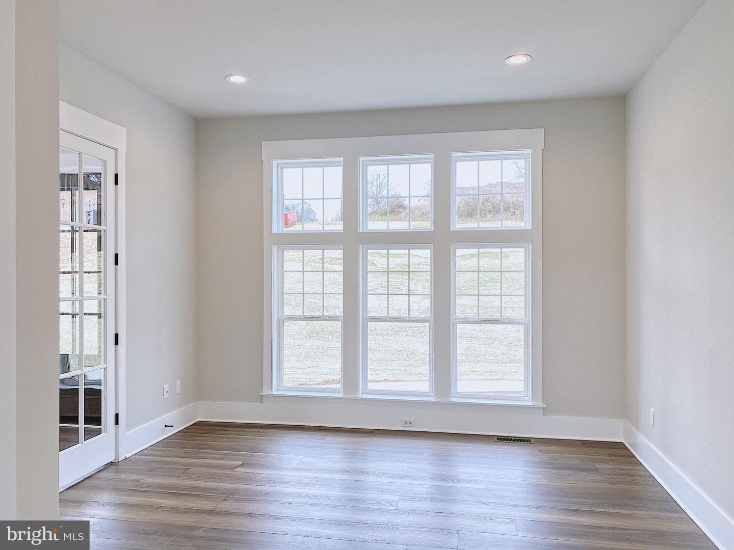 76 Long Lane photo 26