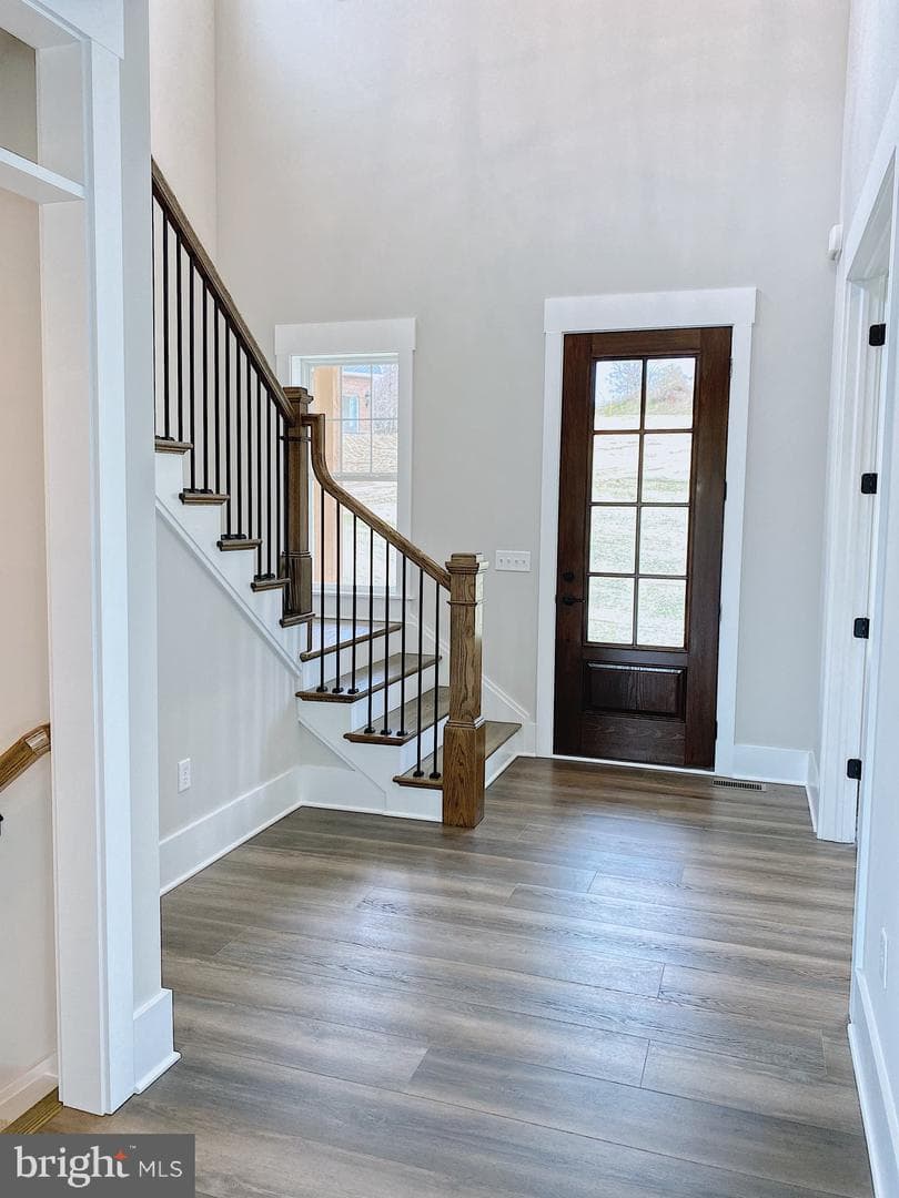 76 Long Lane photo 29