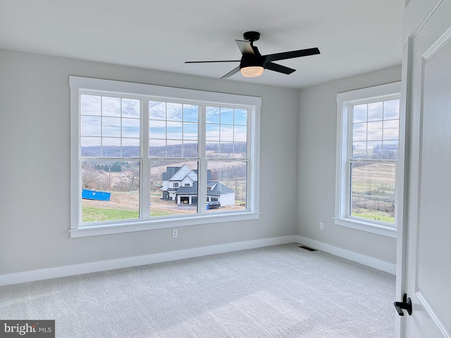 76 Long Lane photo 51