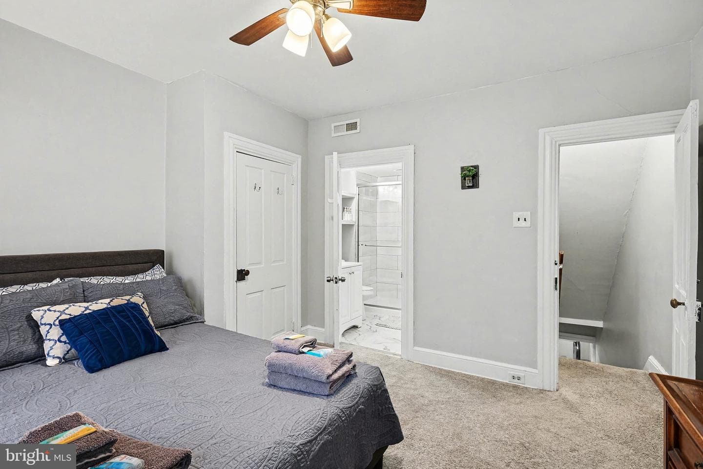 353 E Marion Street photo 18
