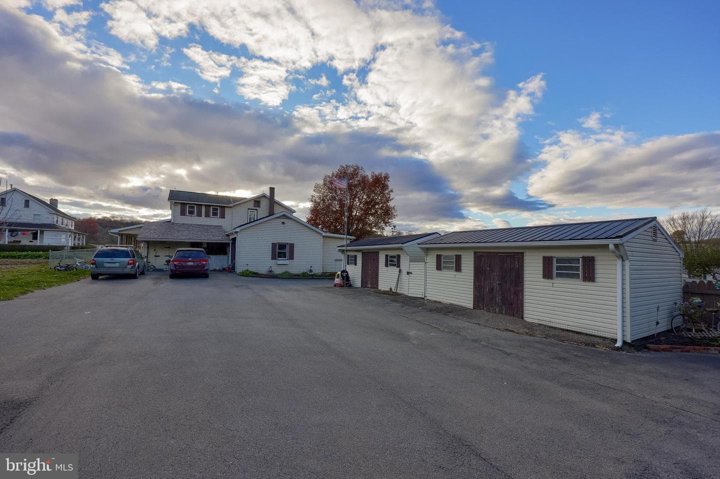 323 Fairview Road photo 22