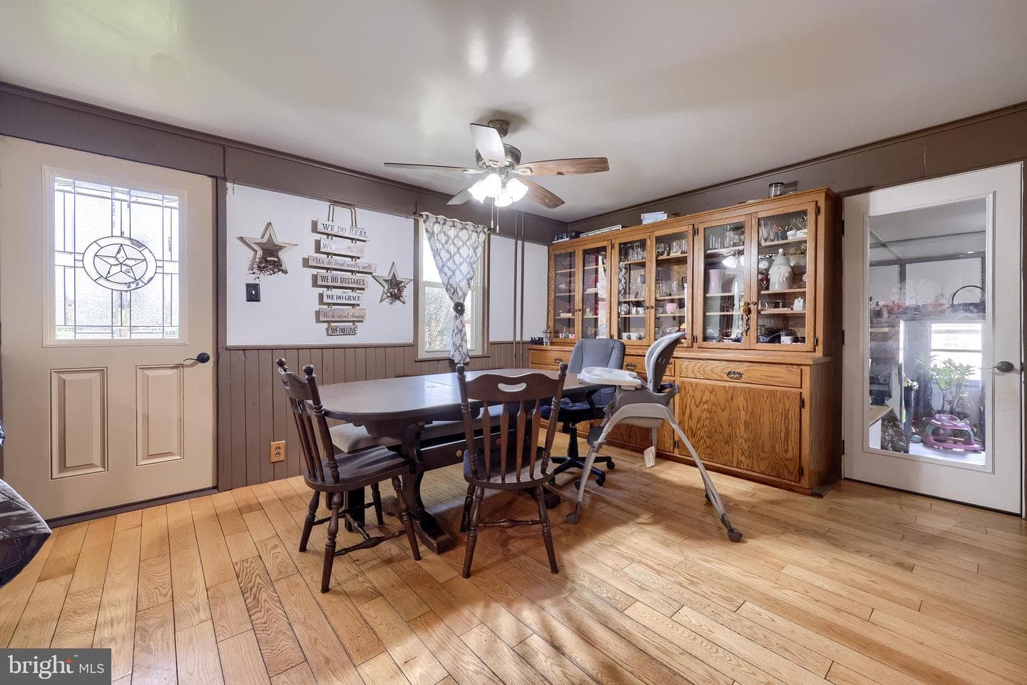 323 Fairview Road photo 33