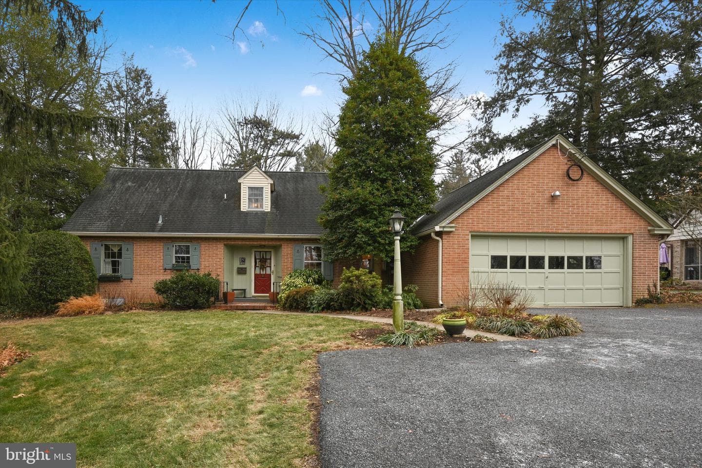 411 Woodcrest Avenue photo 1