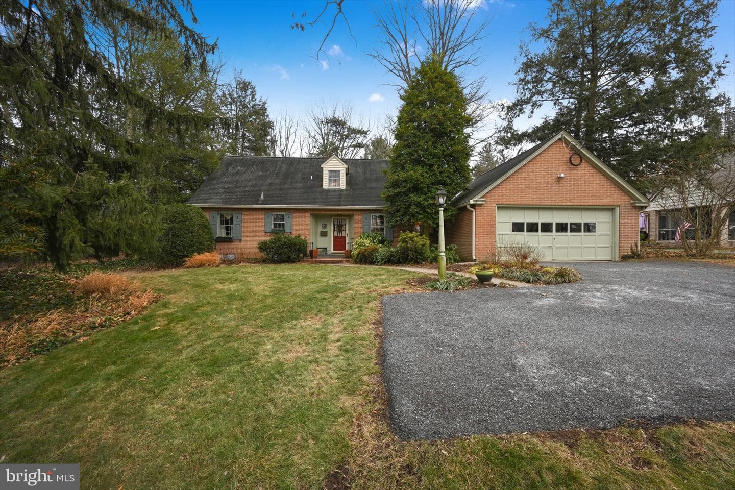 411 Woodcrest Avenue photo 2
