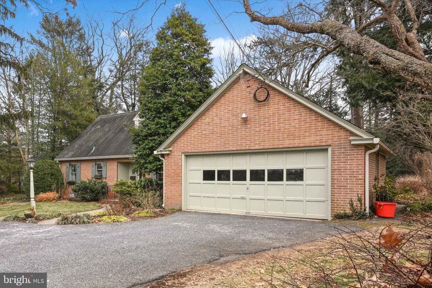 411 Woodcrest Avenue photo 4