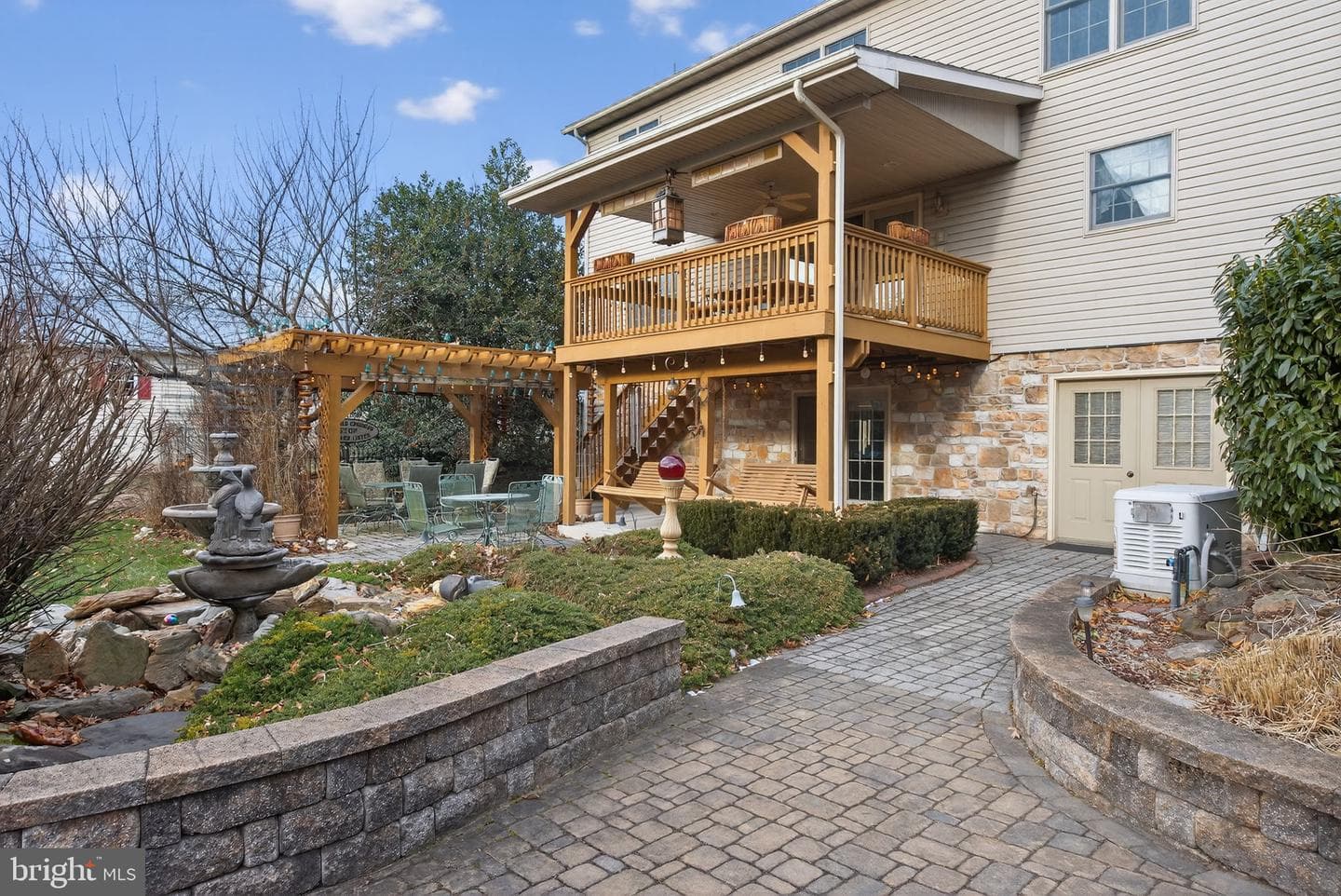 817 Aarons Lane photo 3