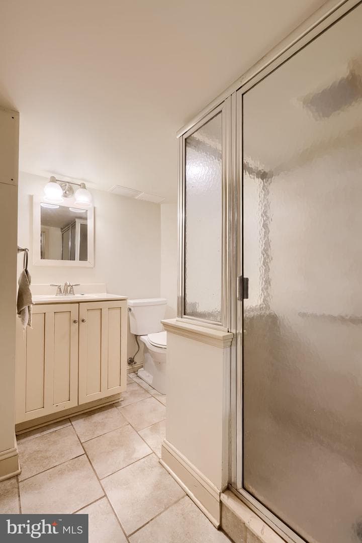 346 W James Street photo 23