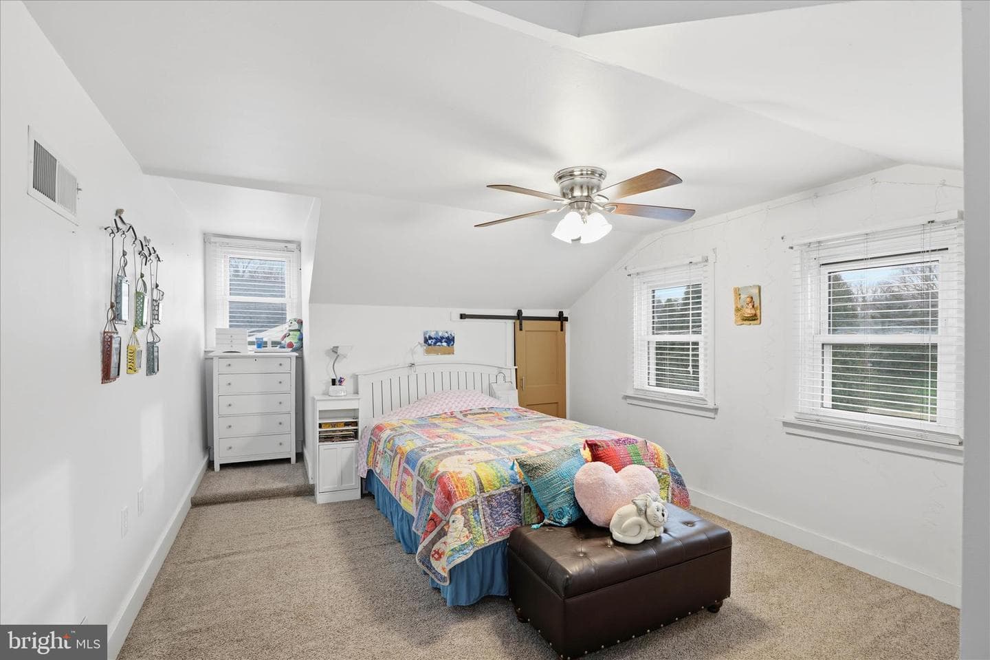 433 Elwyn Terrace photo 24