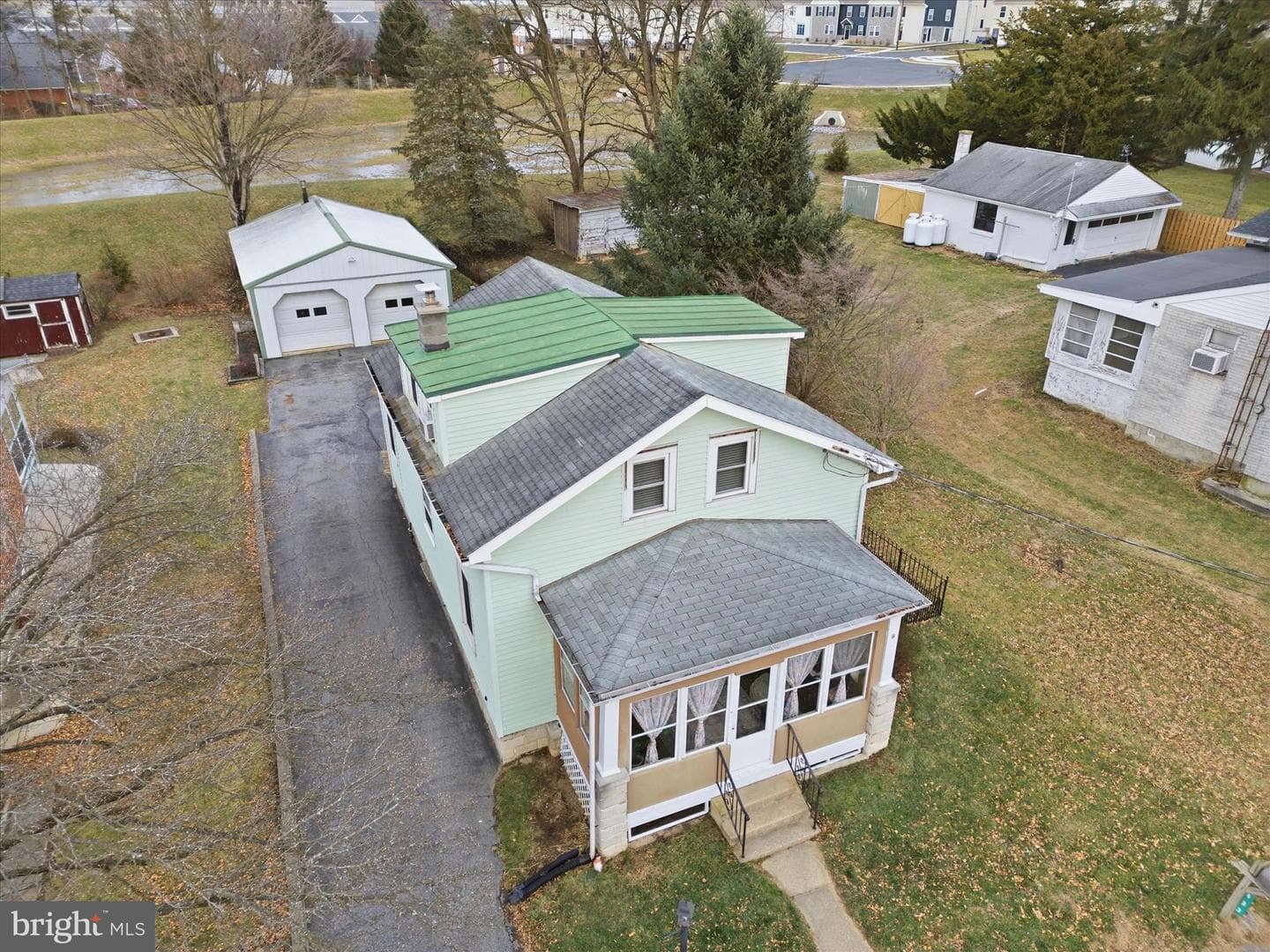 433 Elwyn Terrace photo 9