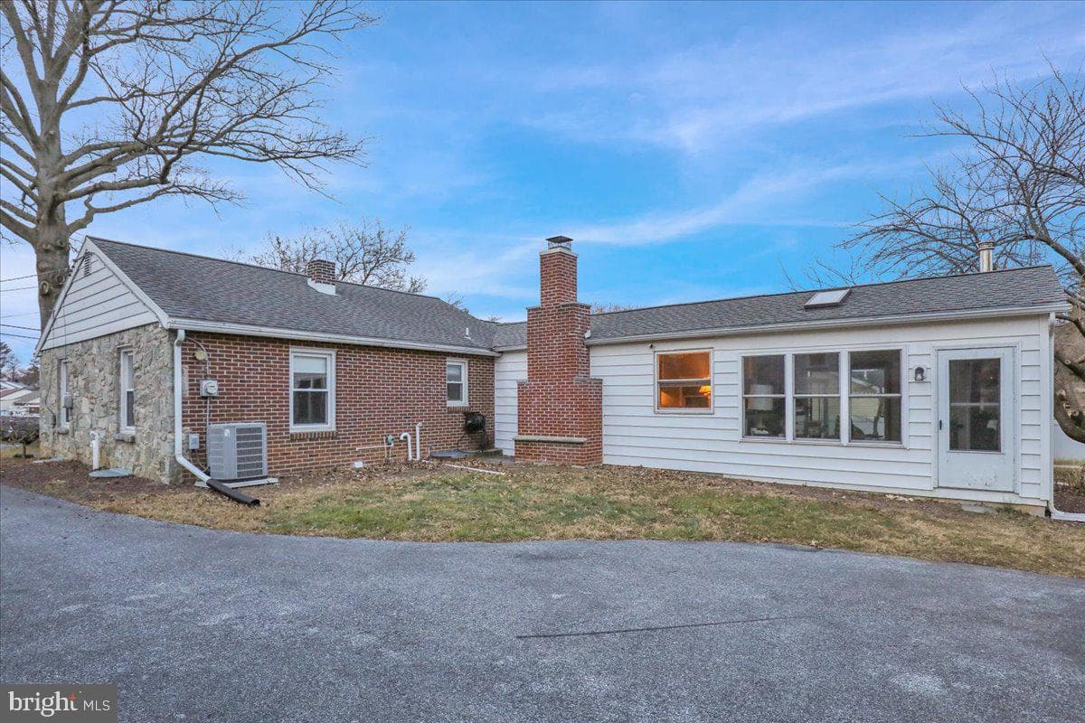 329 Dahlia Road photo 22