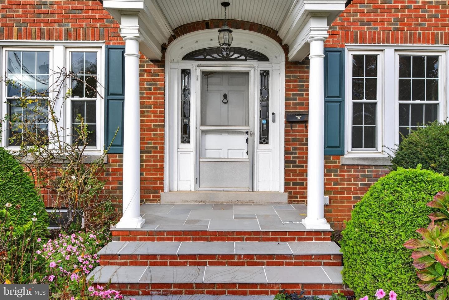 379 E Main Street photo 4