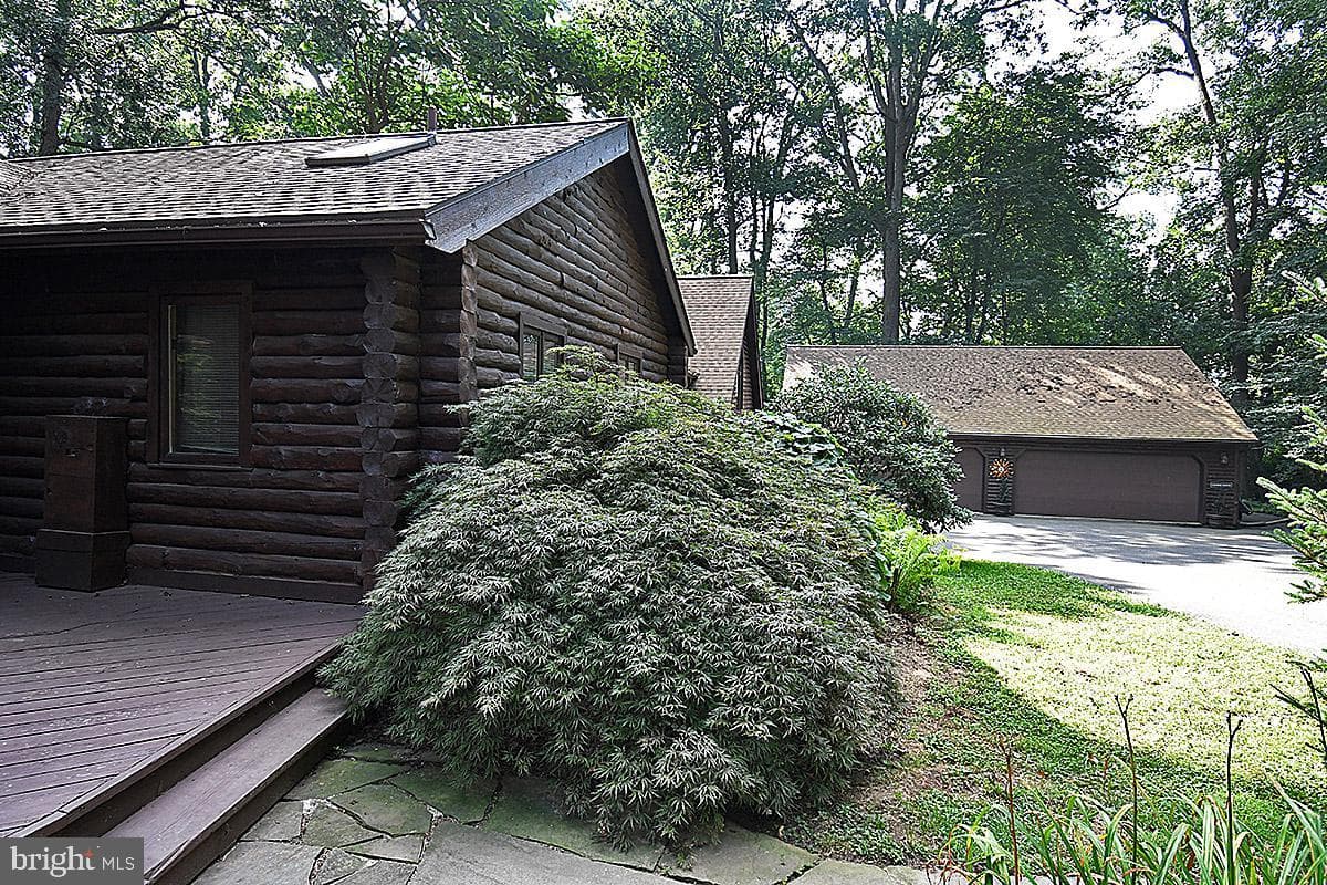 225 Black Road photo 80
