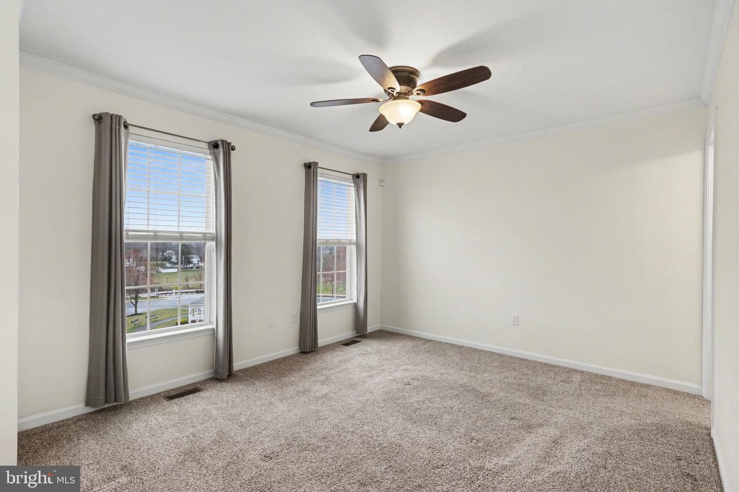 270 Kentshire Drive photo 16