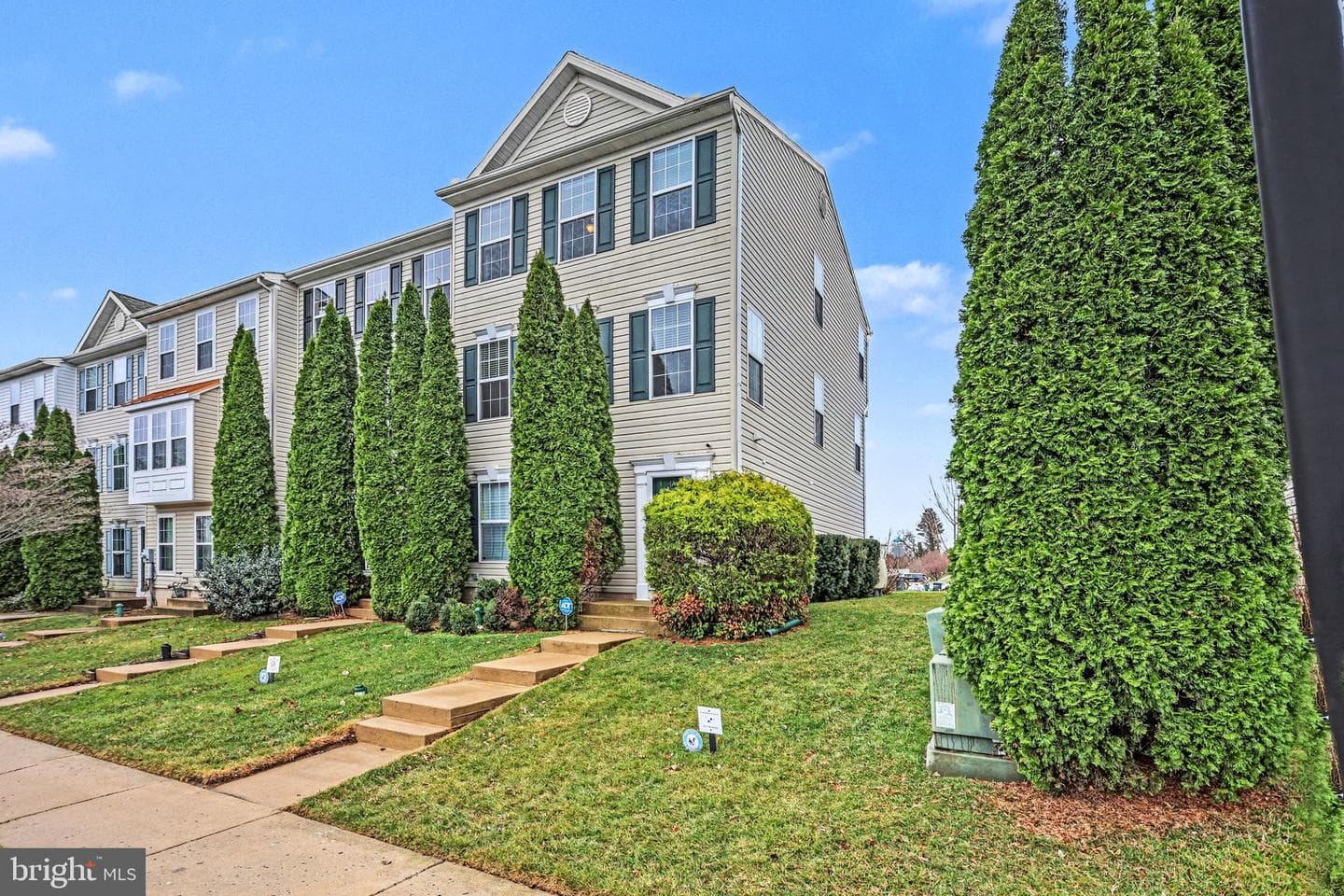 270 Kentshire Drive photo 2