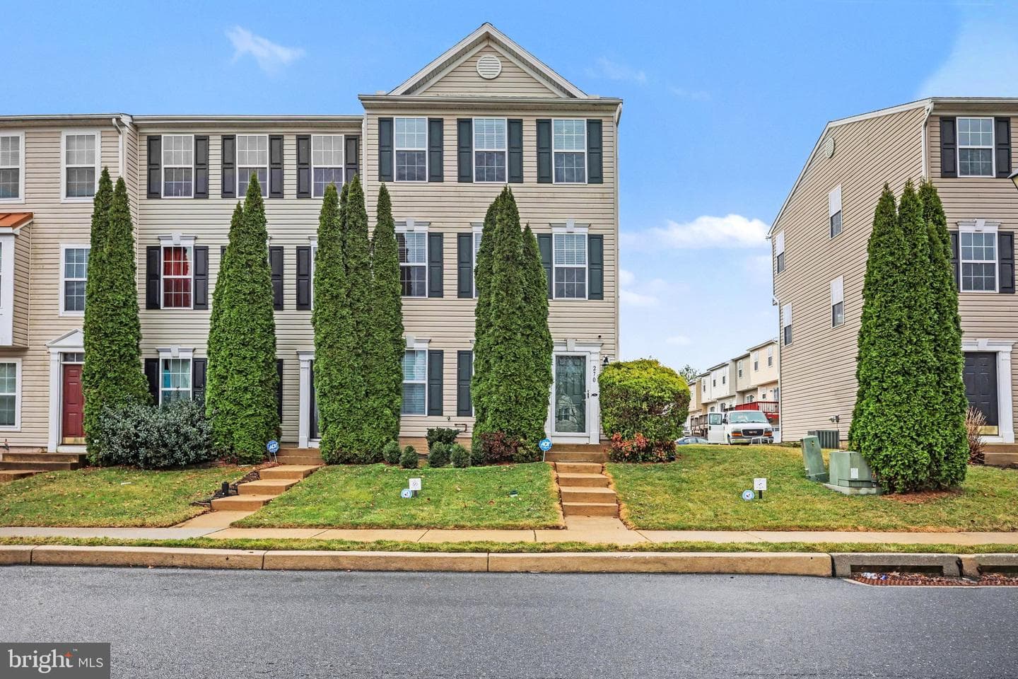 270 Kentshire Drive photo 4