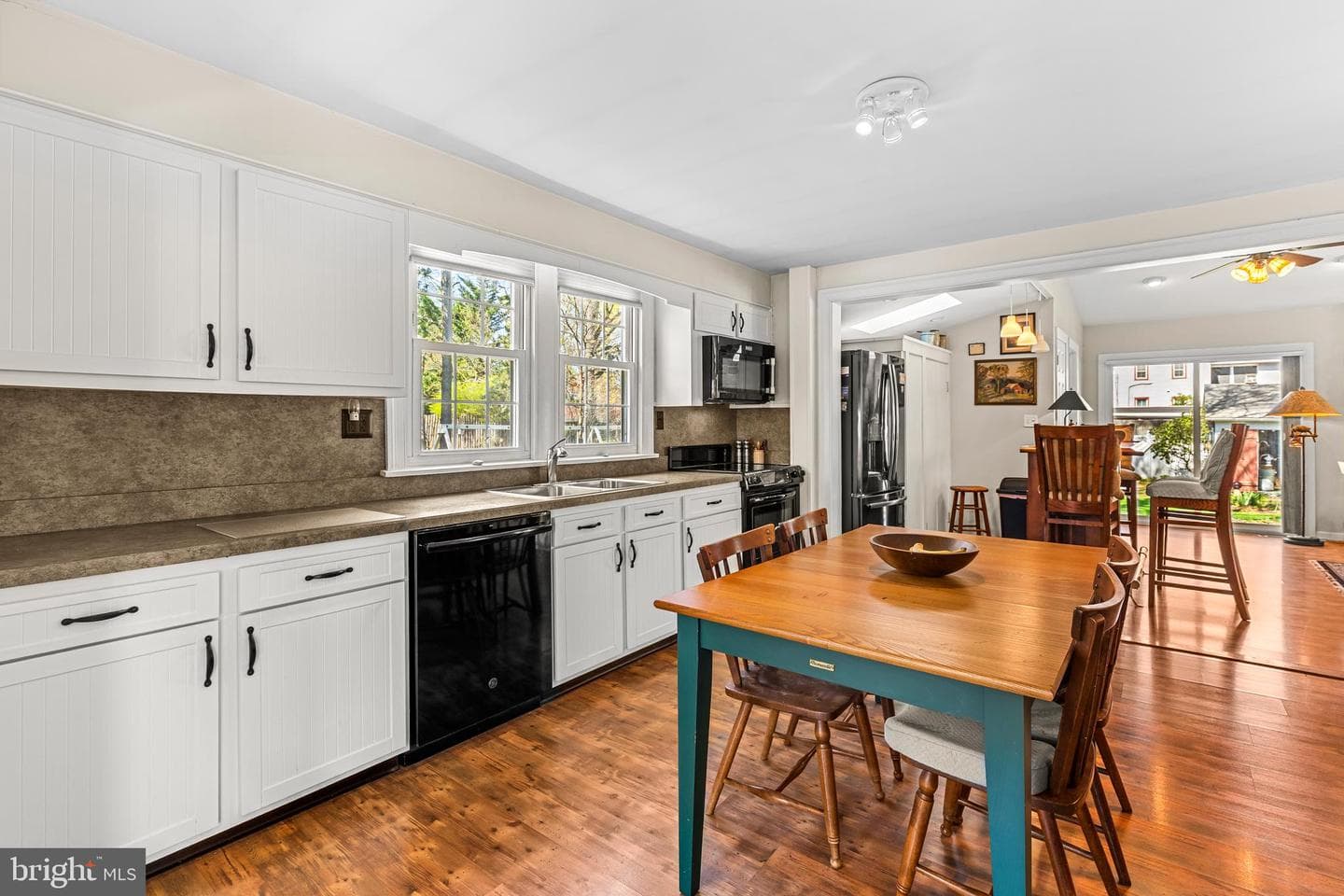 255 Elizabeth Street photo 12