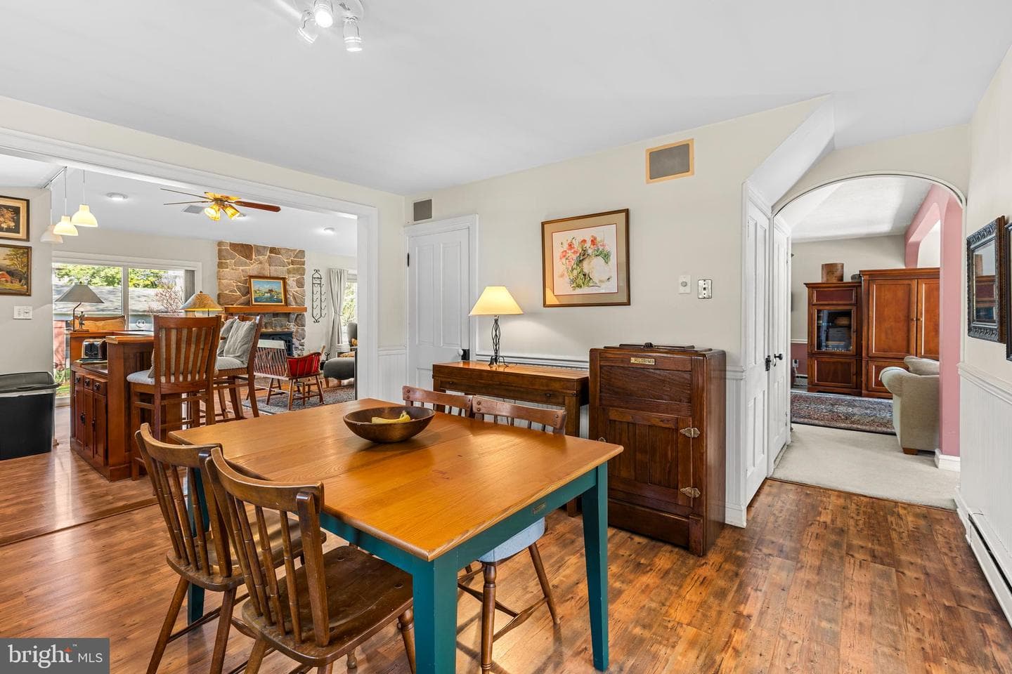 255 Elizabeth Street photo 13