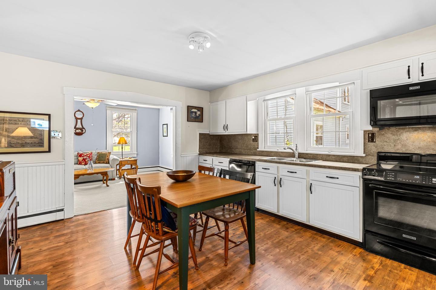255 Elizabeth Street photo 14