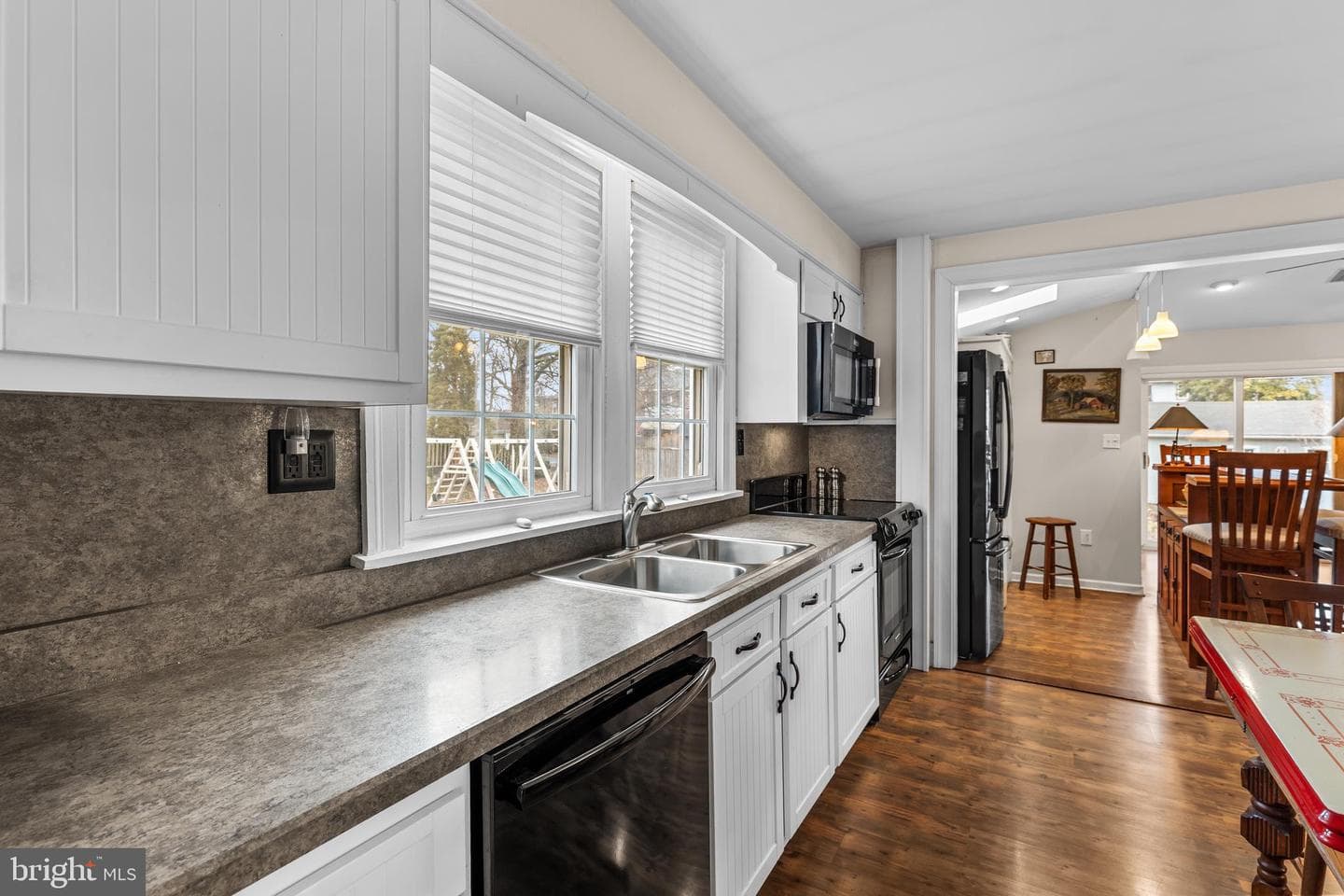 255 Elizabeth Street photo 15