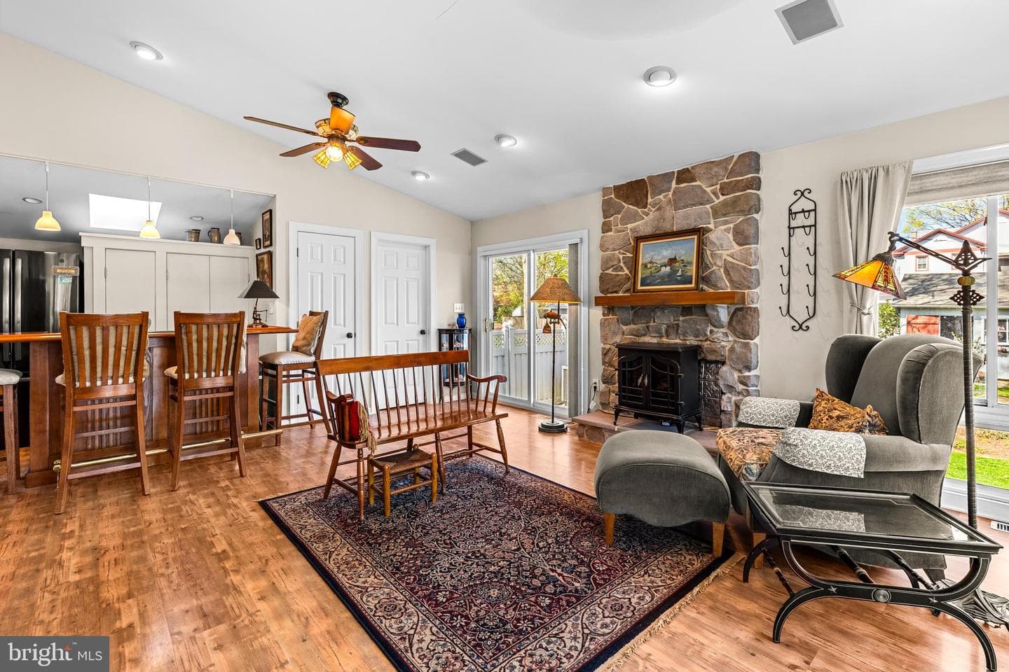 255 Elizabeth Street photo 19