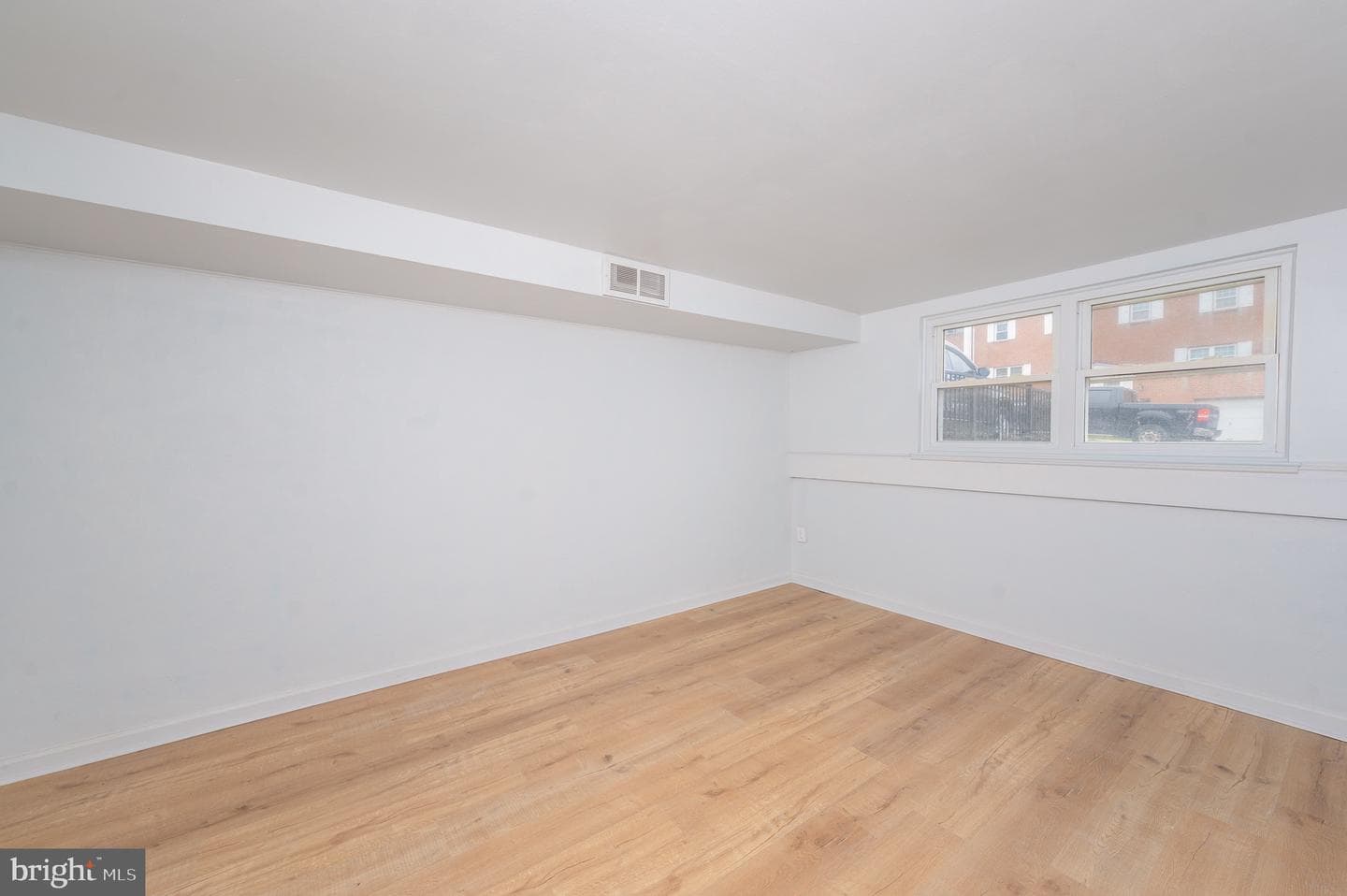 870 Hilton Drive photo 25