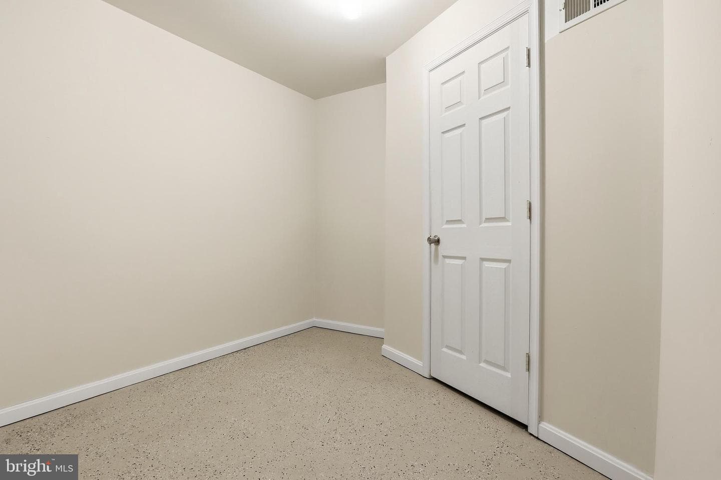 371 Dickens Drive photo 32