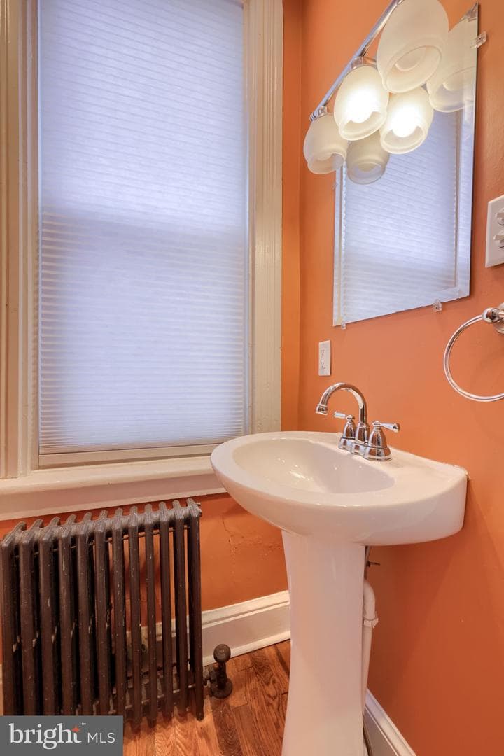 213 E Ross Street photo 28