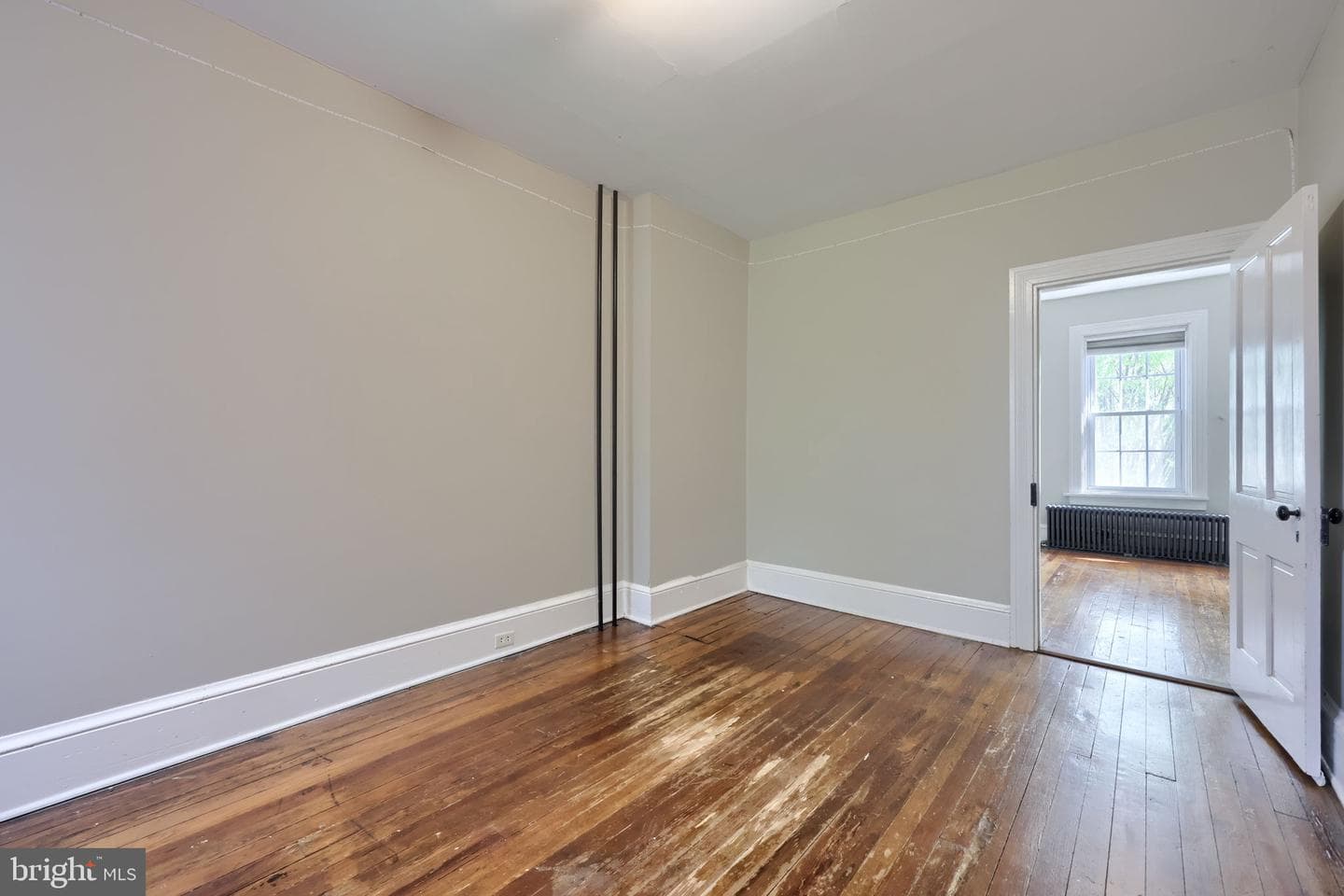 213 E Ross Street photo 36