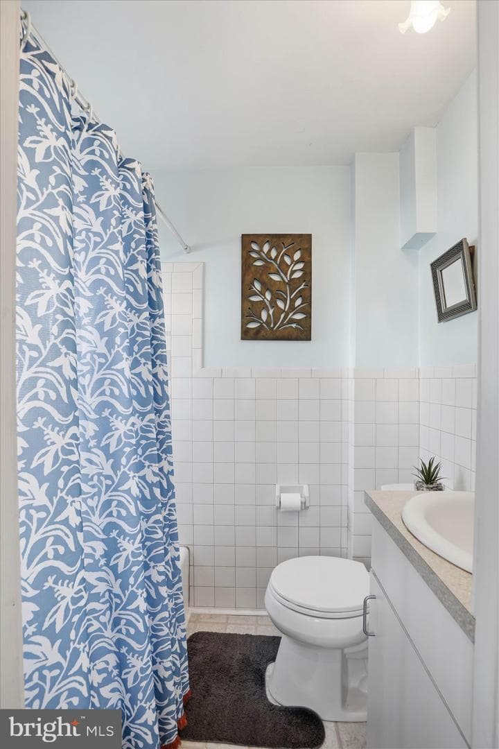 243 W Franklin Street photo 17