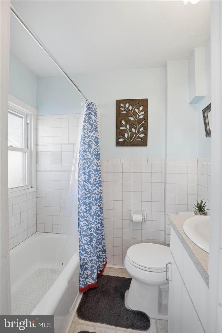 243 W Franklin Street photo 18