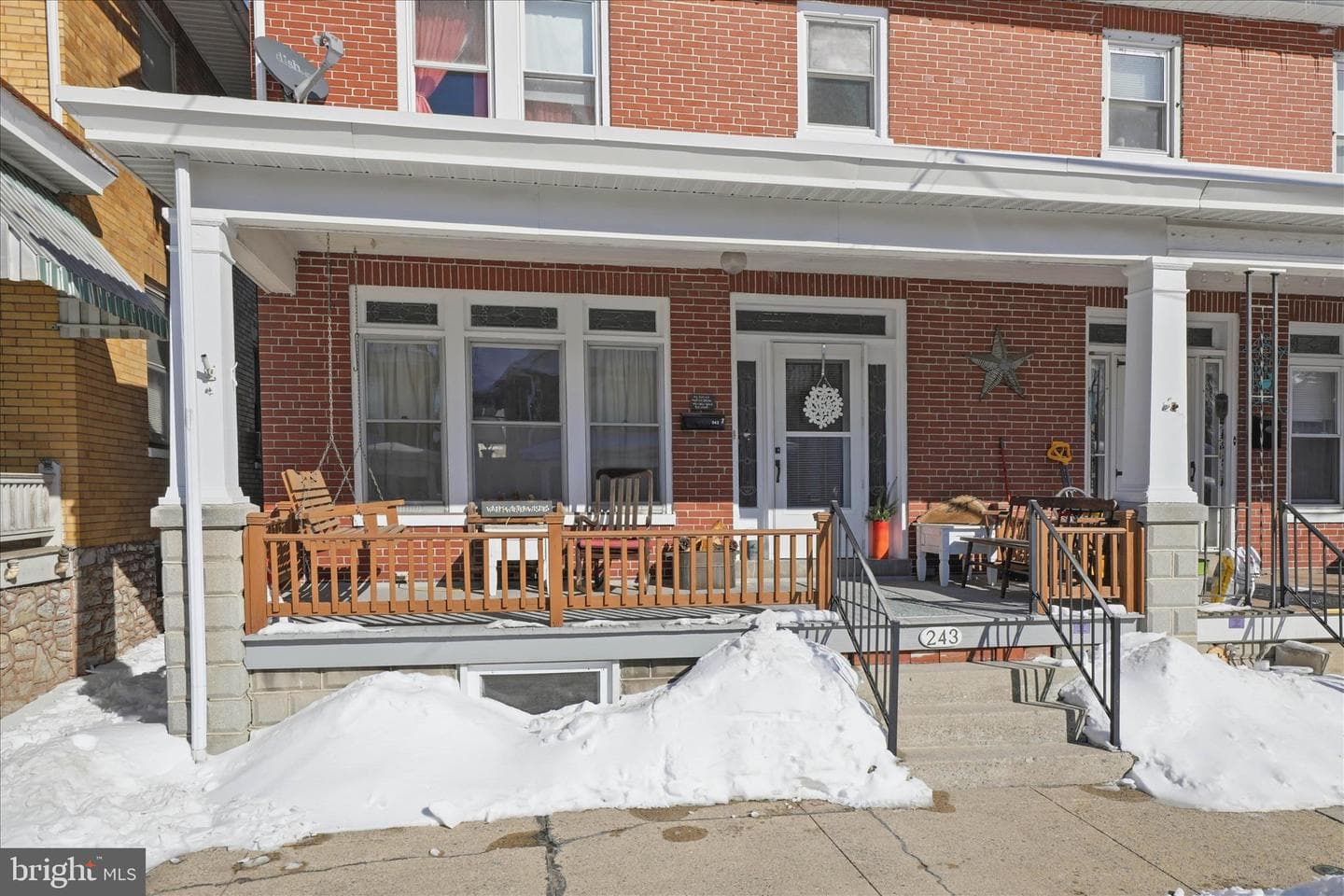 243 W Franklin Street photo 3