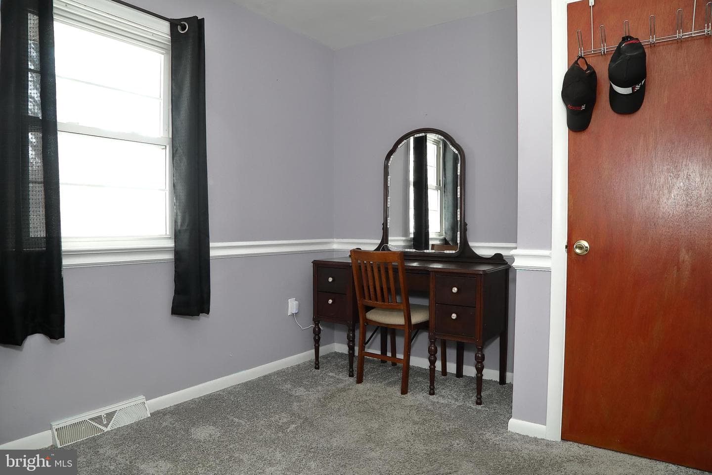 326 E Charlotte Street photo 16