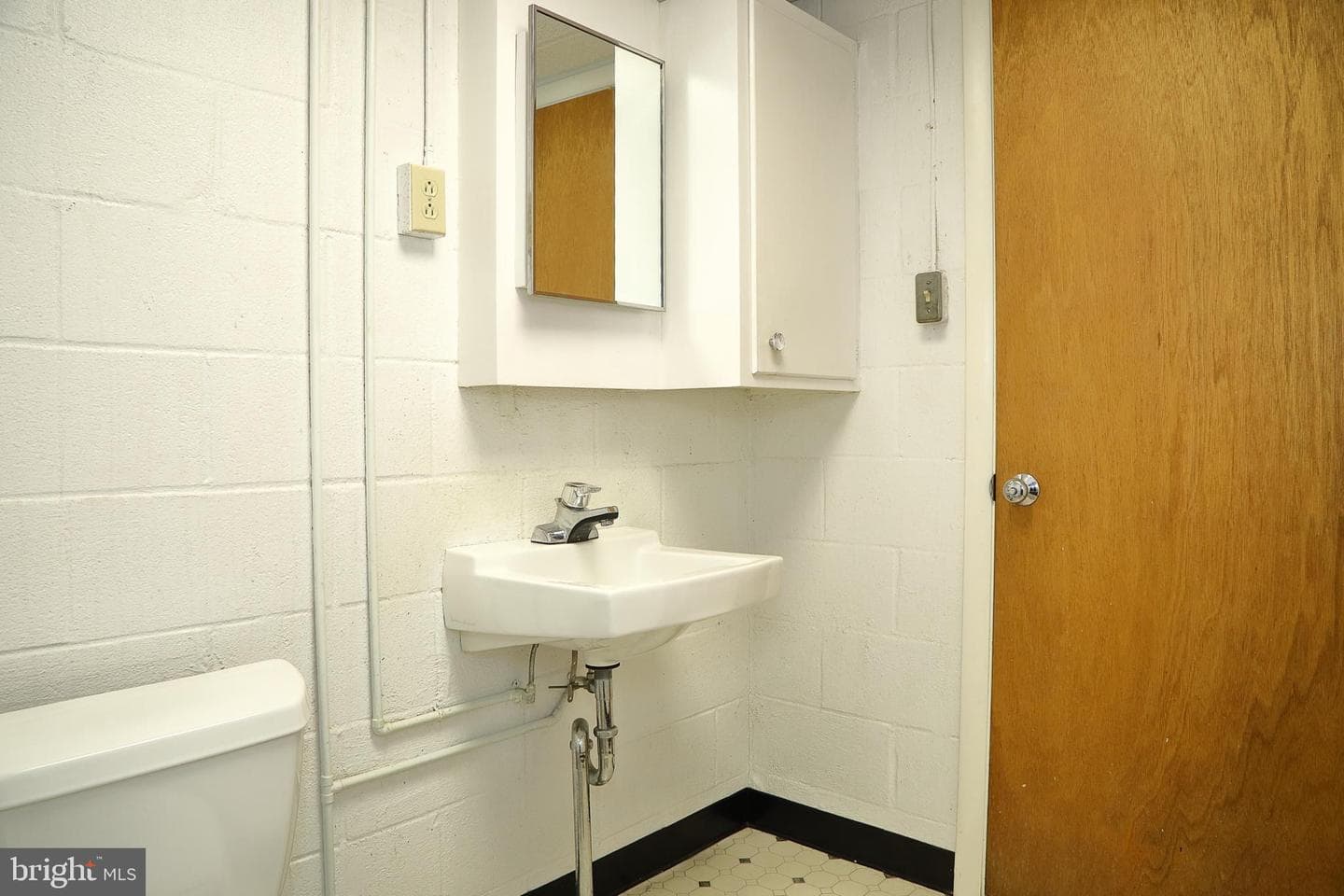 326 E Charlotte Street photo 18