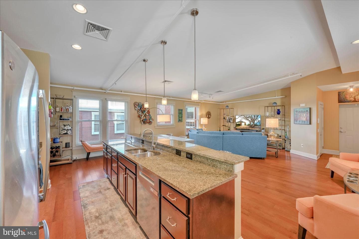 145 E King Street #401 photo 15