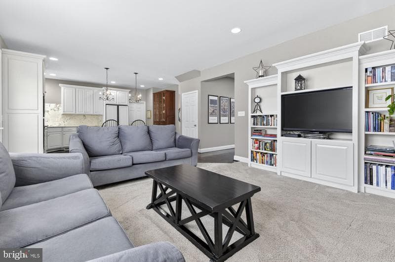 649 Dorset Street photo 16